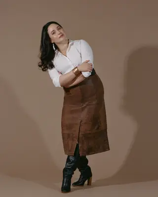 Lily Gladstone photo 2 — Black, Chubby