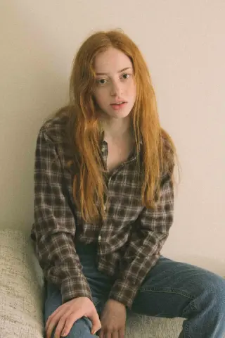 Lily Newmark photo 5 — Caucasian, Actress, Model (former)