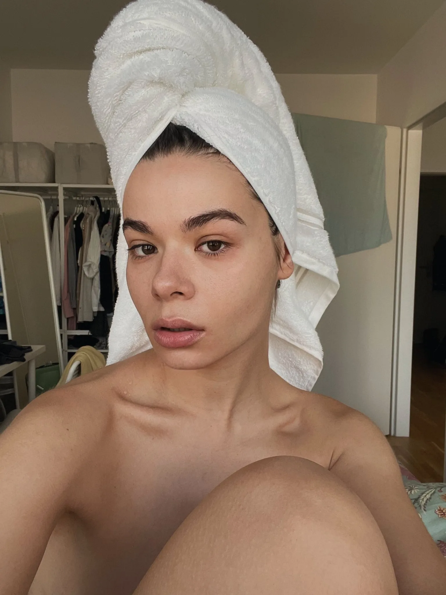 Lina Tsapova photo 9 — Slim, Brown
