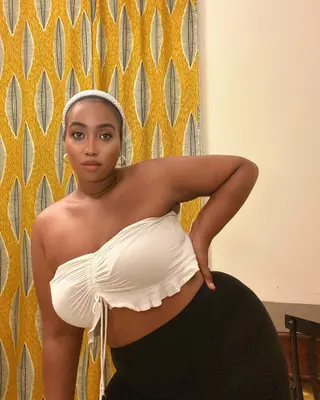 Lindsey Gilbert photo 18 — Brown, Black