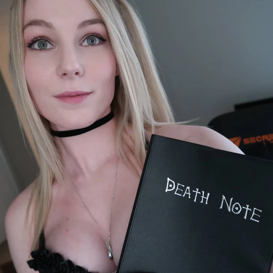 Lisa Peachy photo 17 — Caucasian, Adult Model (former), Cosplayer, Gamer, Influencer, TikTok Star, YouTuber