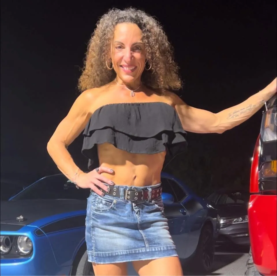 Lisa Ward (Fitness) photo 10 — Brown, Caucasian