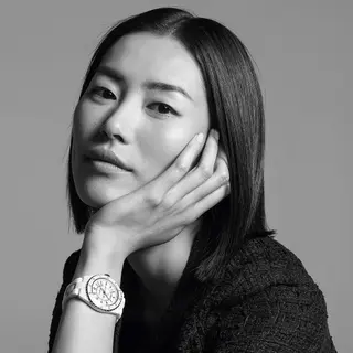Liu Wen photo 3 — Slim, Brown