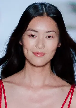Liu Wen photo 9 — Slim, Brown