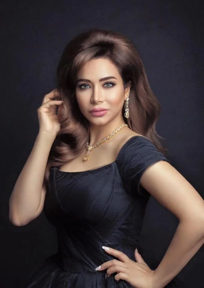 Lojain Omran photo 1 — Saudi, Black