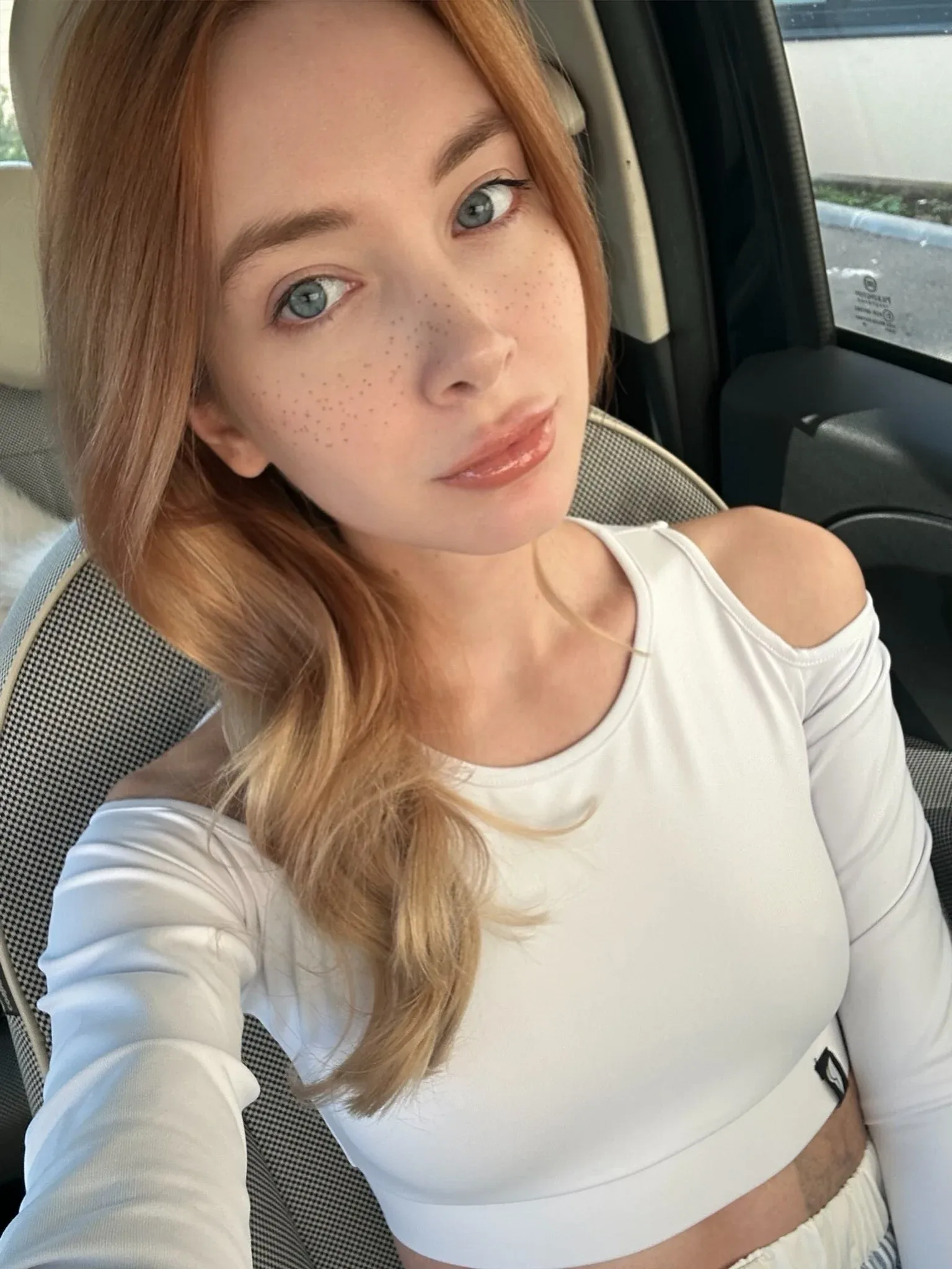 Loly Nebel photo 8 — Adult Model, ASMR Star, Porn Star, Russian