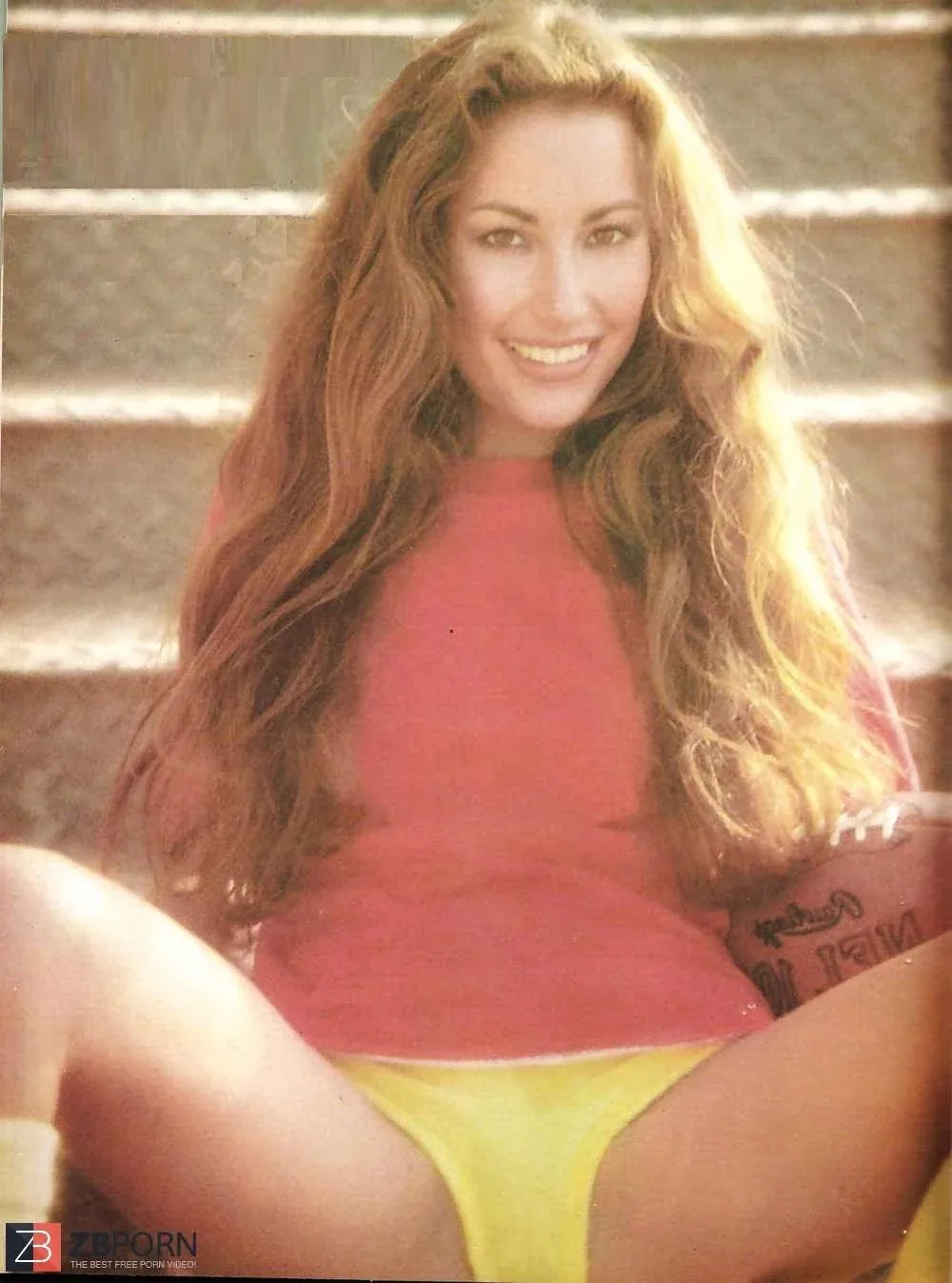 Loni Sanders photo 8 — Blonde, Slim