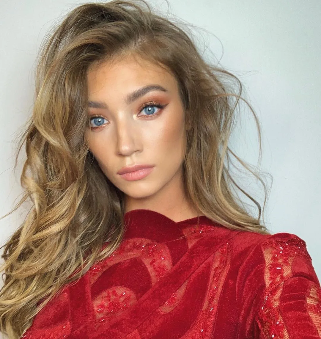 Lorena Rae photo 16 — Blue, Caucasian