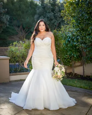 Lornalitz Baez photo 13 — American, Brown