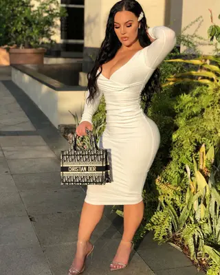Louise Ella photo 2 — Black, Average