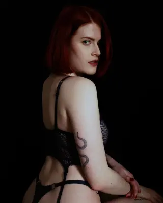 Lucy Huxley photo 14 — Red, Average