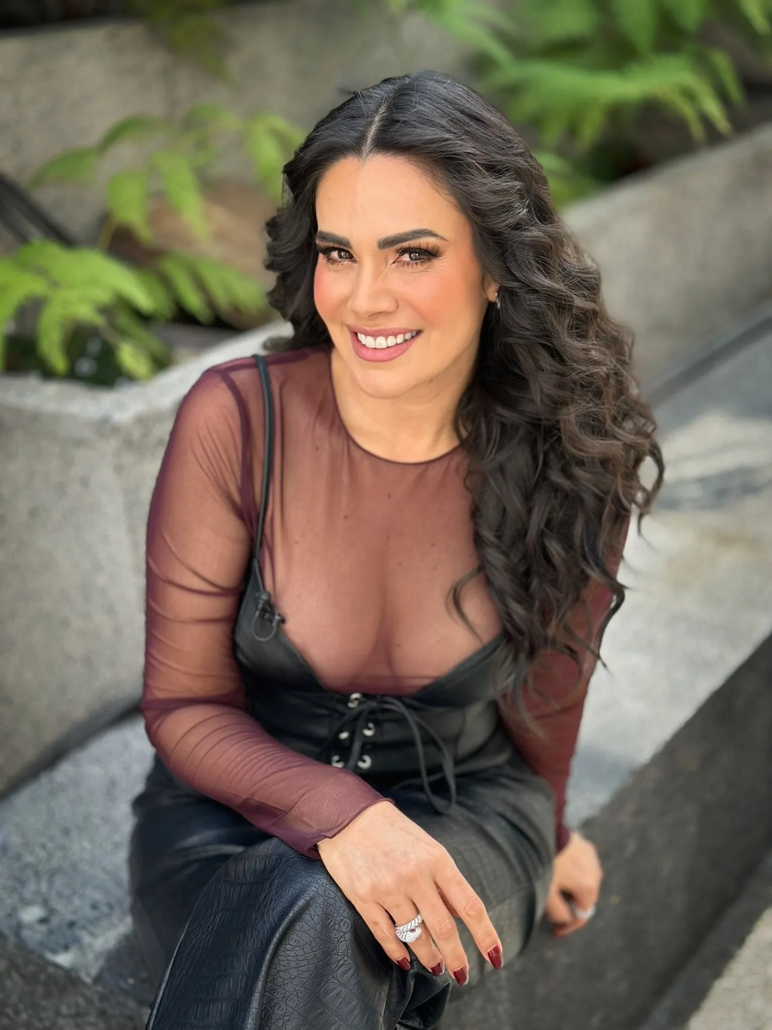 Luz Elena Gonzalez photo 10 — Brown, Latin