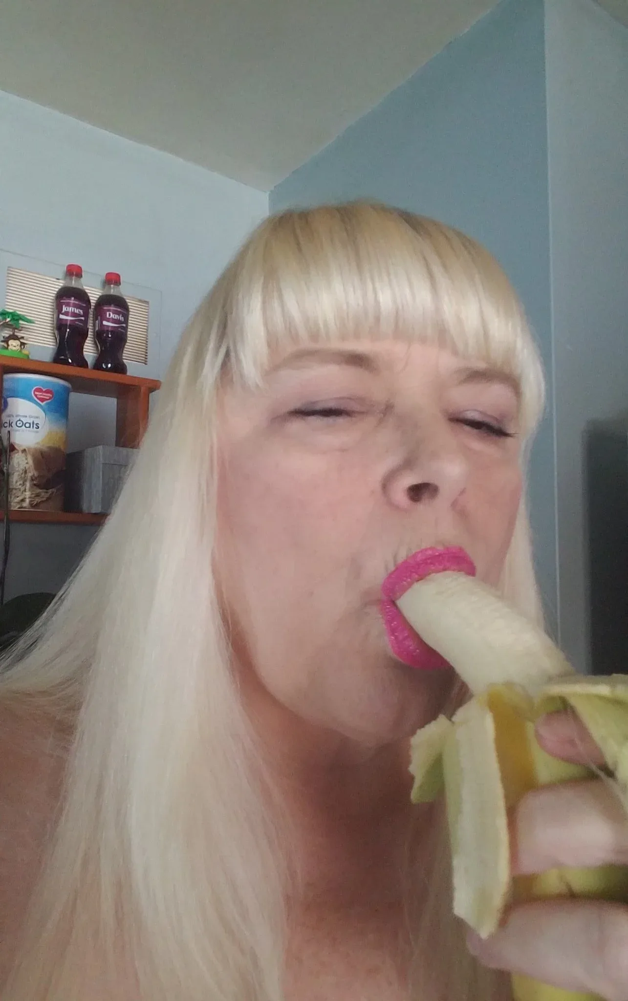 Lynn Lemay photo 14 — Blonde, Chubby