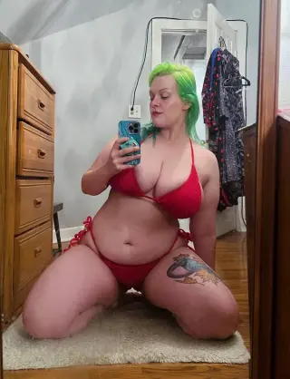 Mackenzie Flickinger photo 9 — Chubby, Green