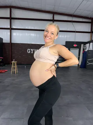 Mackenzie McKee photo 1 — Blonde, Athletic