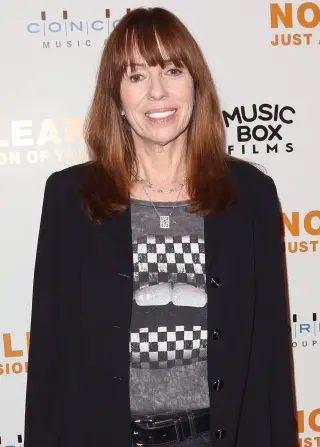 Mackenzie Phillips photo 13 — American, Brown