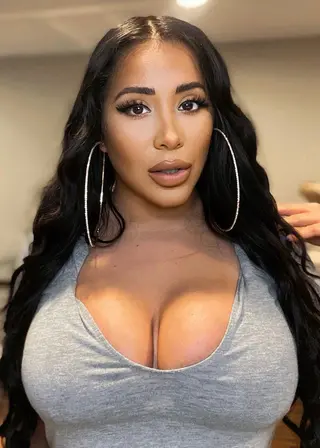 Mackenzie Zamb photo 4 — Brown, Caucasian