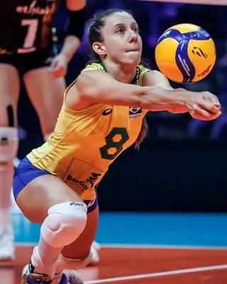 Macris Carneiro photo 5 — Latin, Sportswoman: Volleyball Player