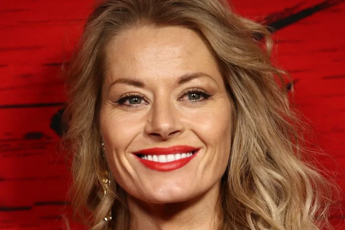 Madeleine West photo 17 — Caucasian, Actress