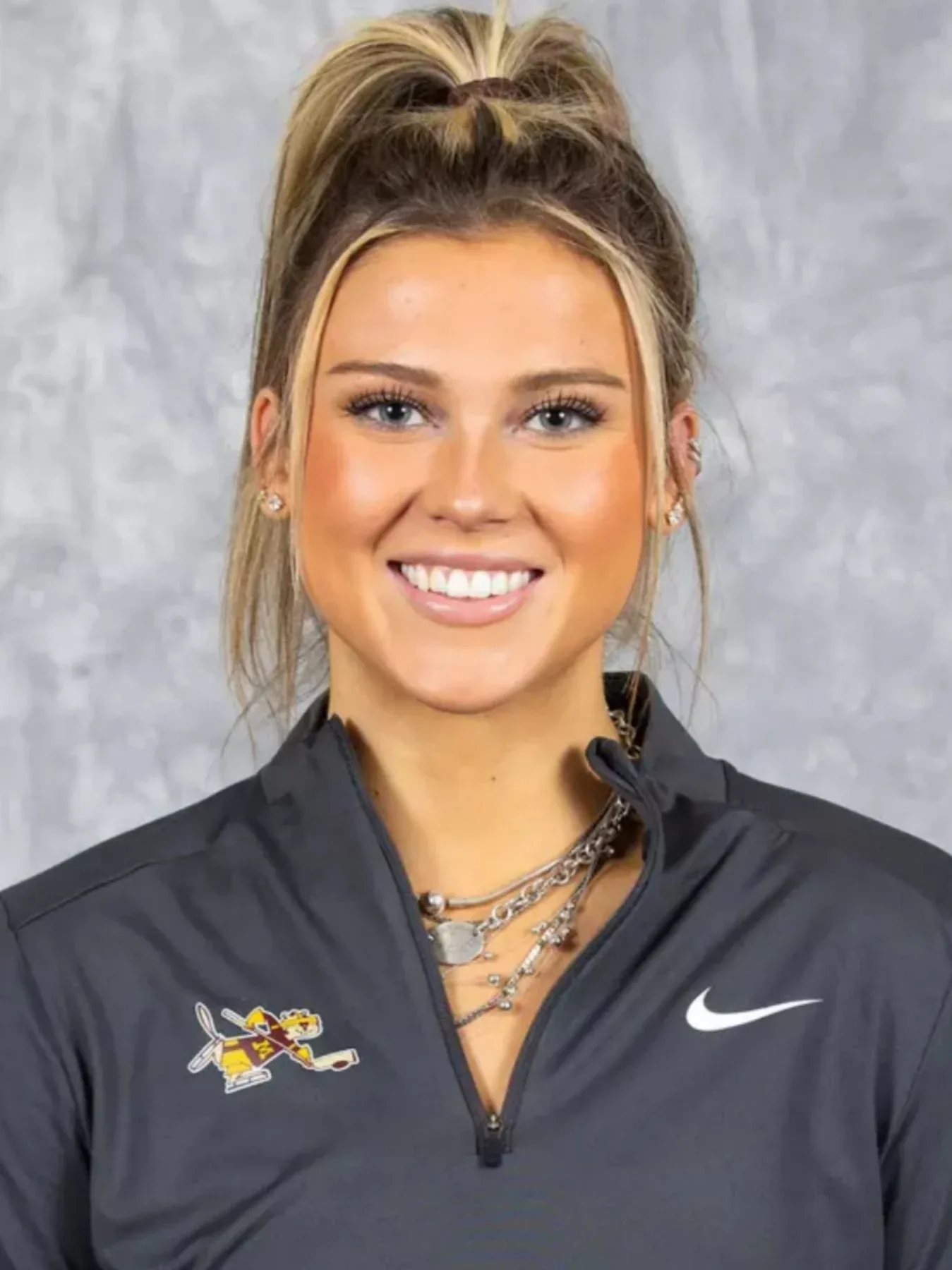 Madison Kaiser photo 2 — Blonde, Athletic