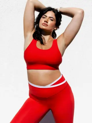 Maggie Duran photo 14 — Brown, Slim