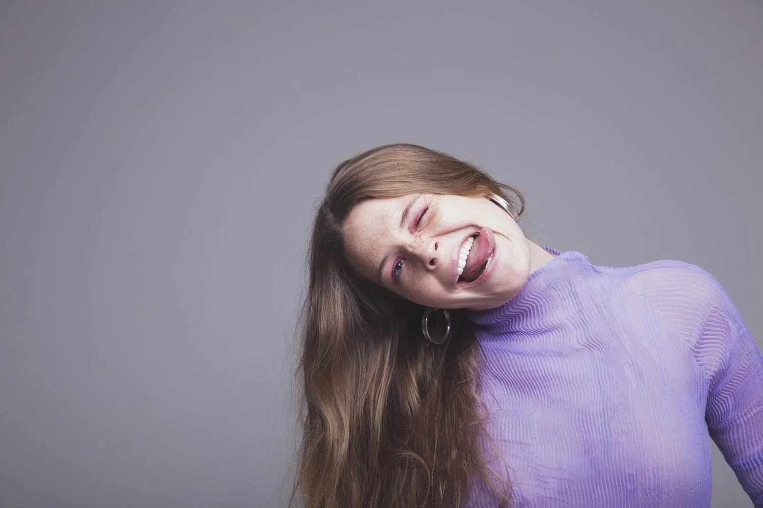 Maggie Rogers photo 16 — Blue, Caucasian