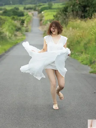 Mai Tsubasa photo 10 — Brown, Asian