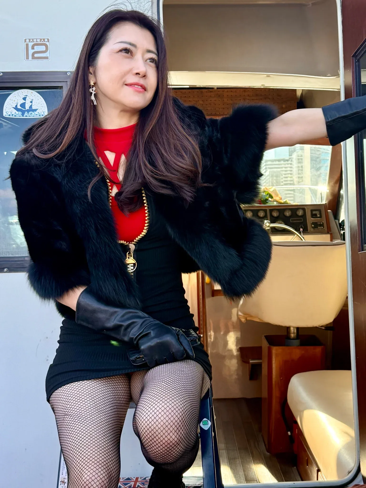 Maki Hojo photo 10 — Brown, Asian