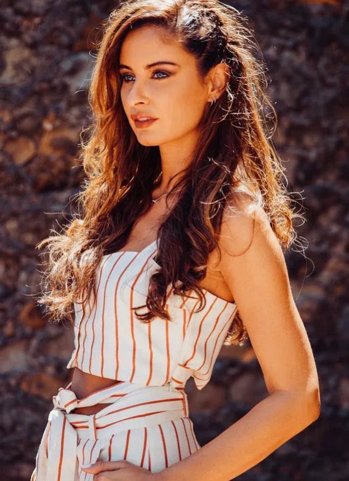 Malika Ménard photo 11 — Caucasian, Beauty pageant contestant (former), Influencer, Journalist, Model (former), TV Host