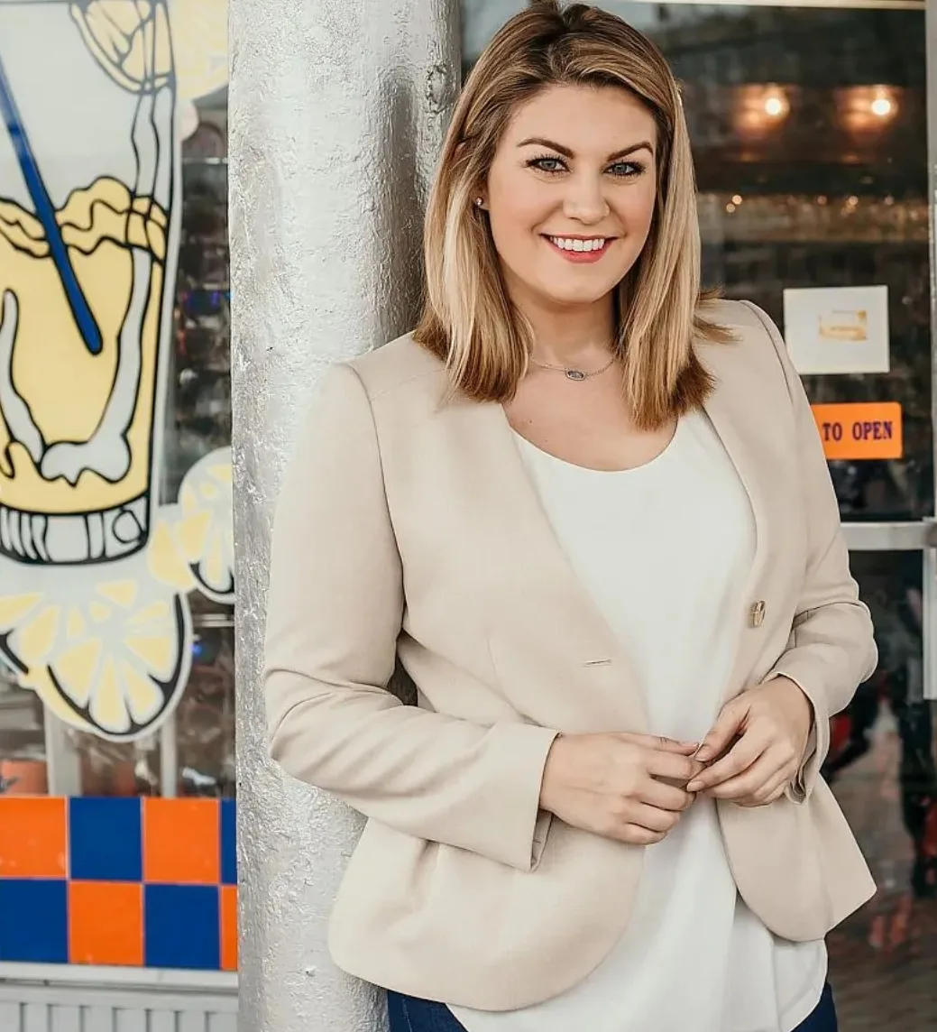 Mallory Hagan photo 8 — Blonde, Average