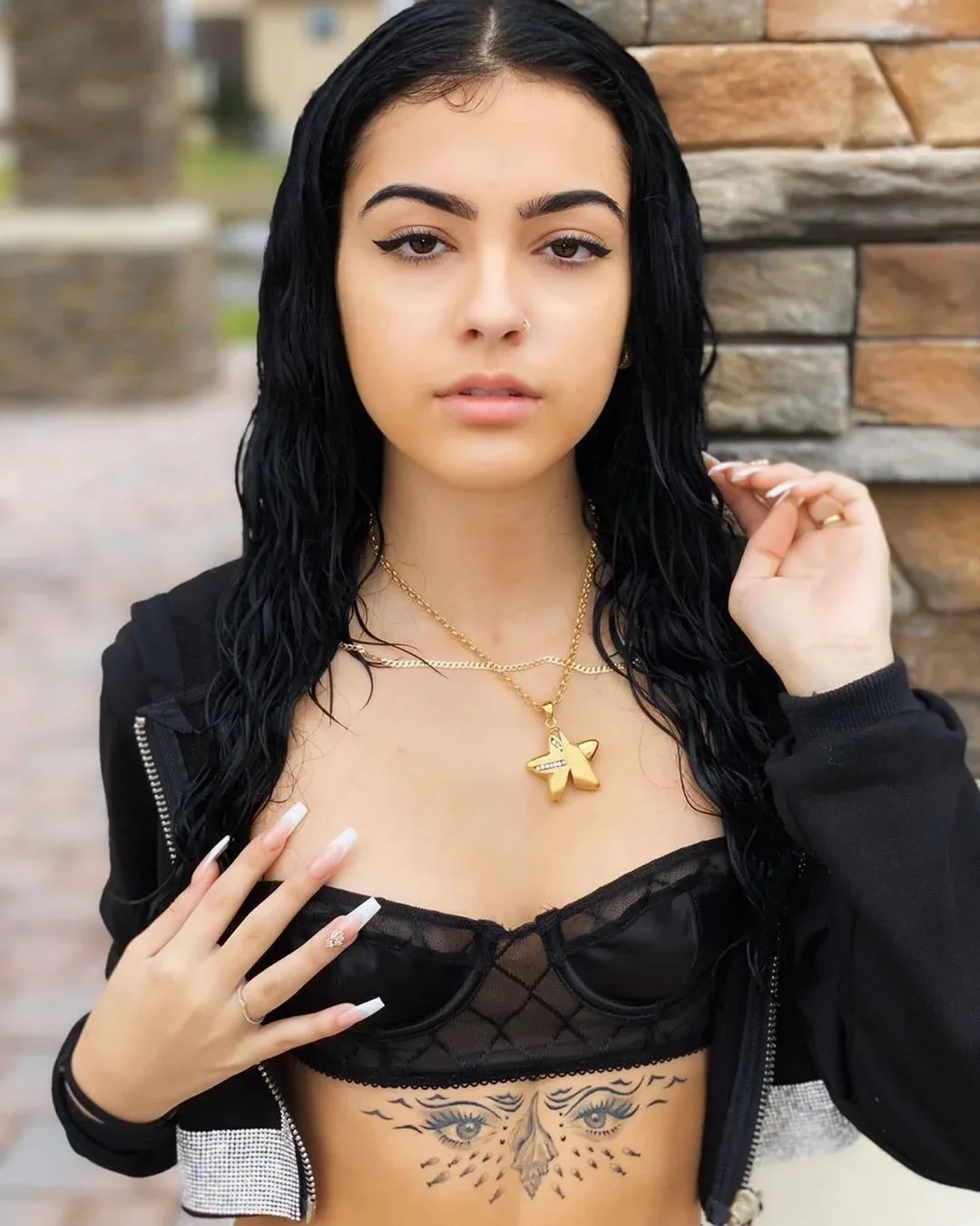 Malu Trevejo photo 14 — Brown, Slim