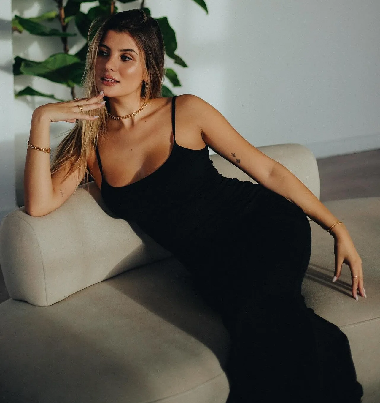 Margarida Antunes photo 16 — Hazel, Latin