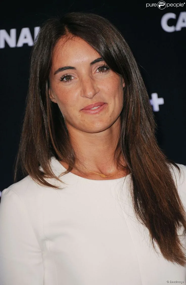 Margot Laffite photo 4 — Brown, Caucasian
