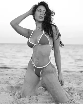 Maria Jose Benavides photo 10 — Model, Realtor, Brown