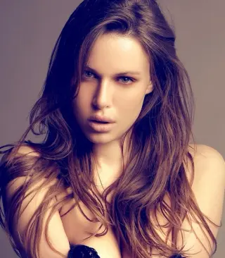 Maria Korabelnikova photo 3 — Slim, Green