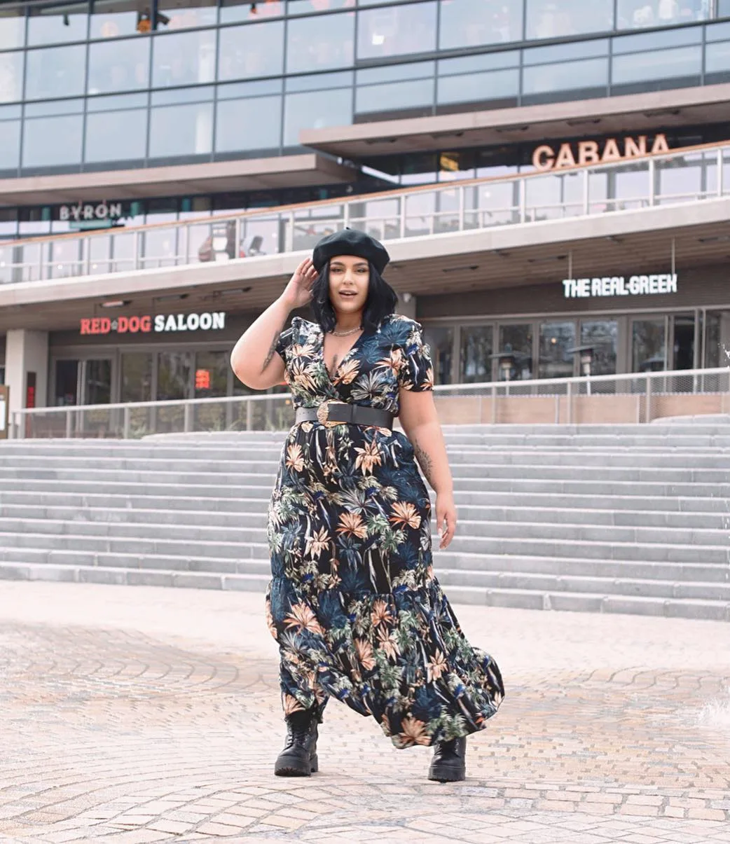 Maria Luxe photo 3 — Middle Eastern, Plus Size Model