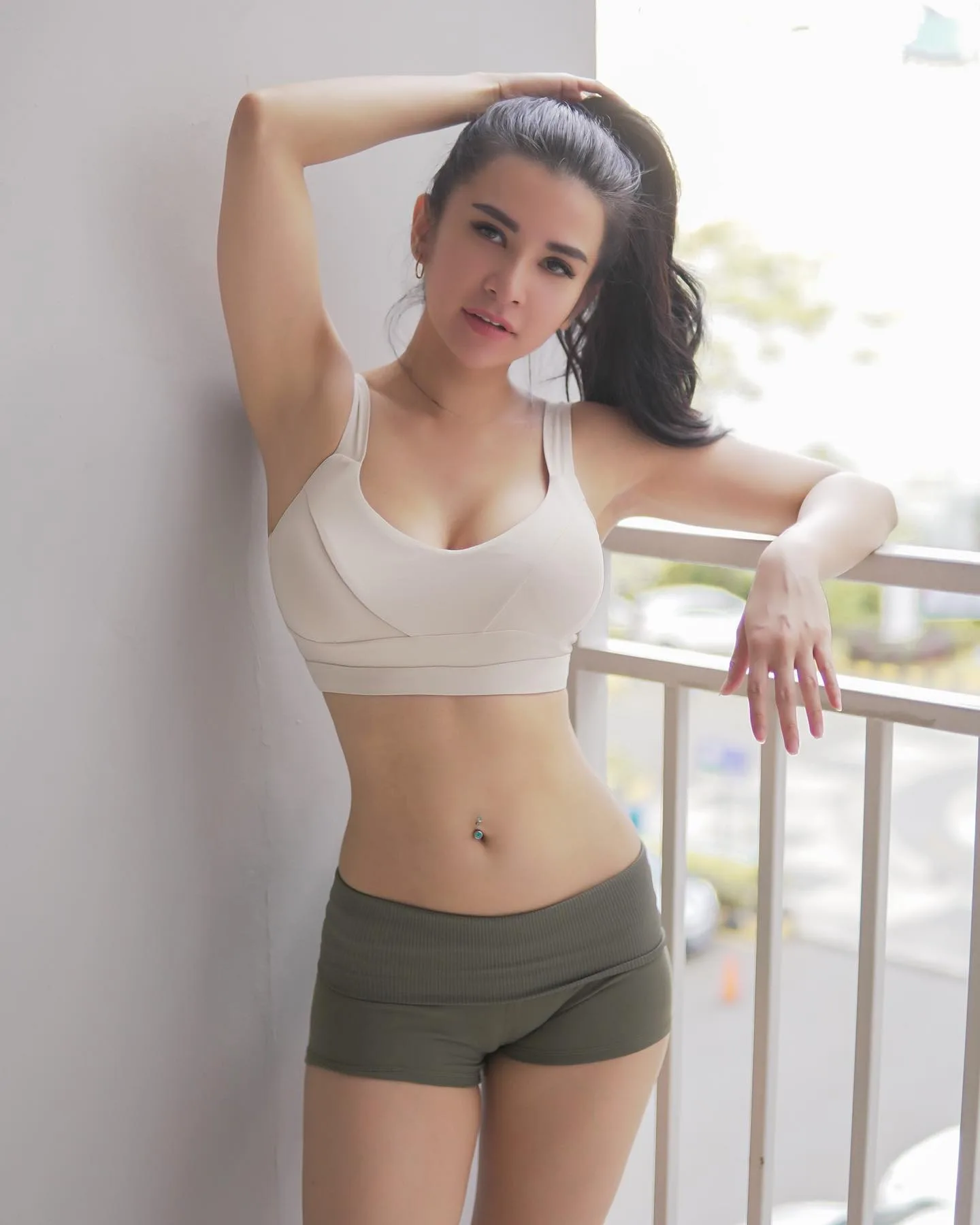 Maria Vania — Fitness Model, Fitness Trainer, Influencer, Presenter, TikTok Star, YouTuber, Indonesian