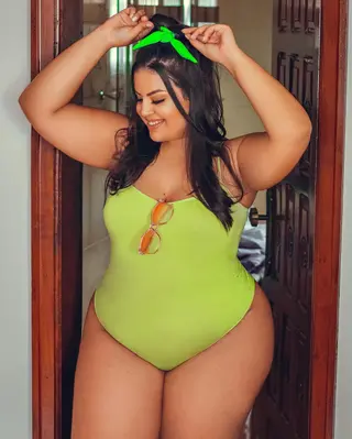 Mariana Marques photo 4 — Plus Size Model, Brazilian