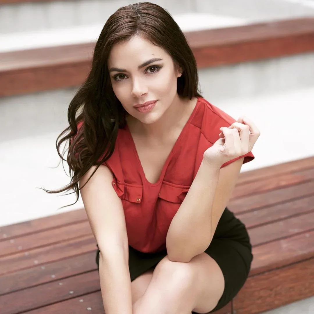 Mariann Gavelo photo 4 — Brown, Latin