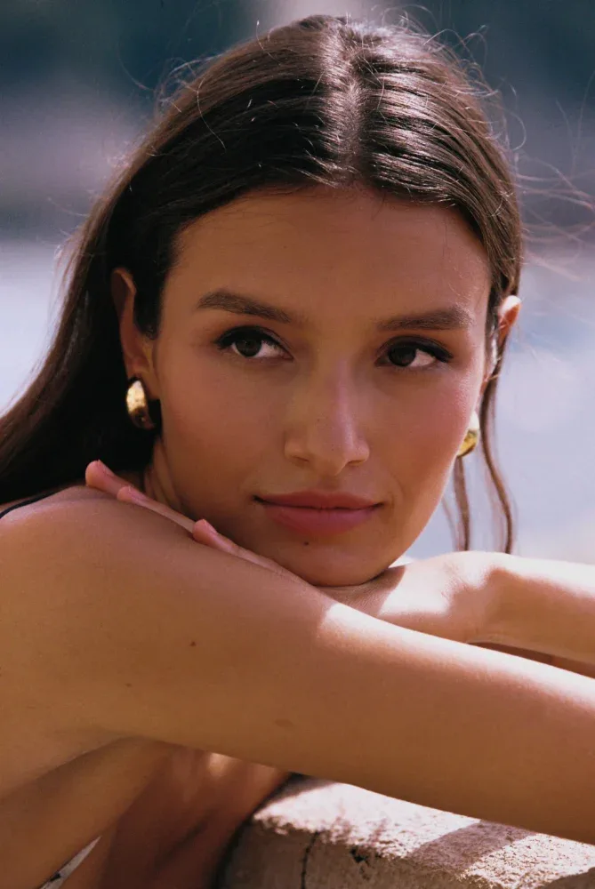 Mariia Derevianko photo 4 — Brown, Caucasian