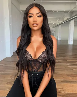 Marilyn Melo photo 2 — Black, Average