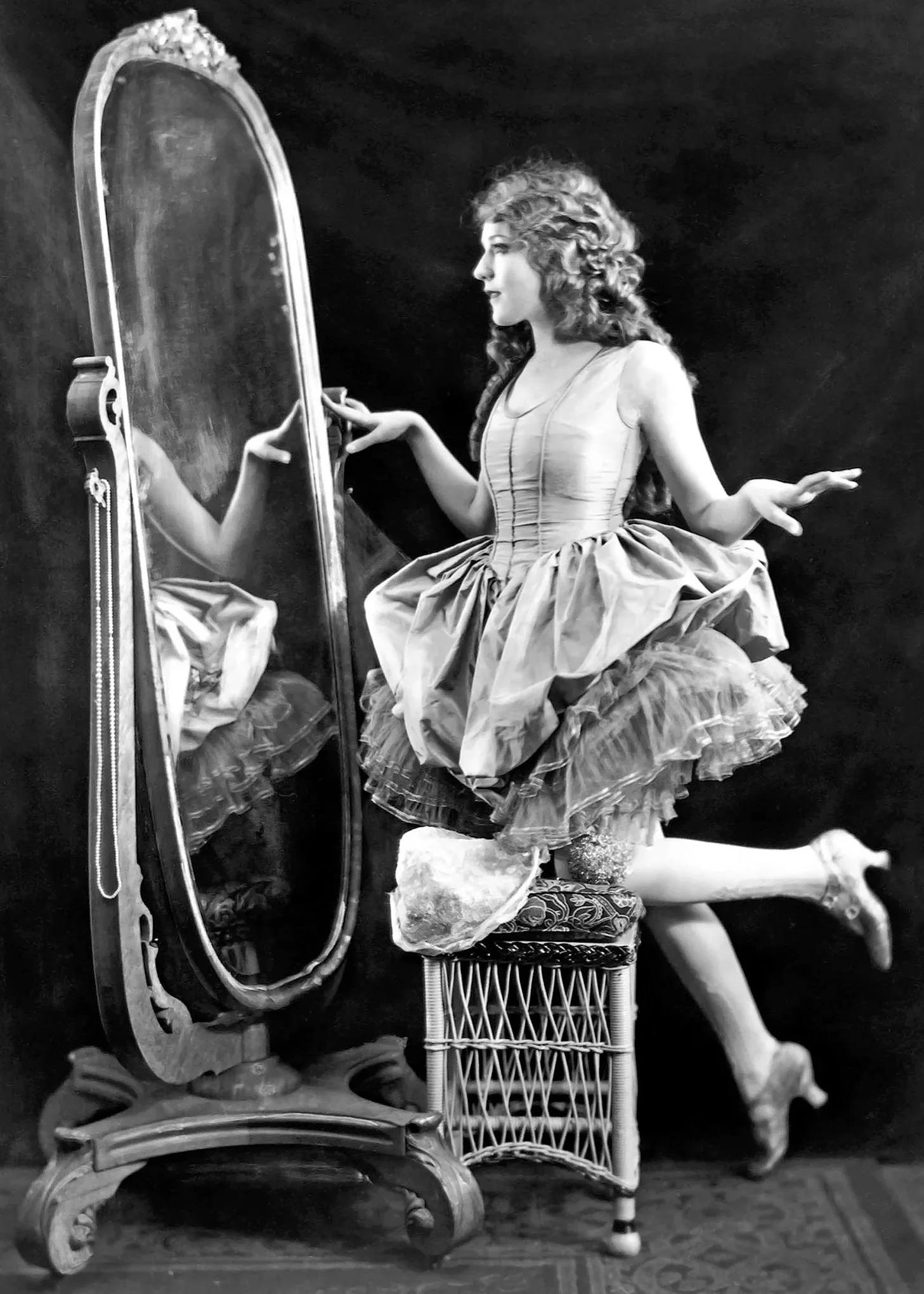 Mary Pickford photo 1 — British),  (Canadian, Brown