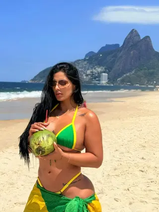 Maryeli Calderon photo 21 — Athletic, Brown