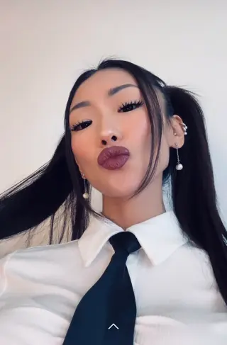 MaryXLeeee photo 8 — Brown, Asian