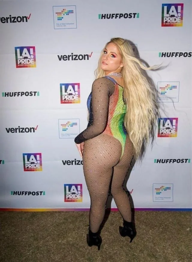 Meghan Trainor photo 14 — Blonde, Average