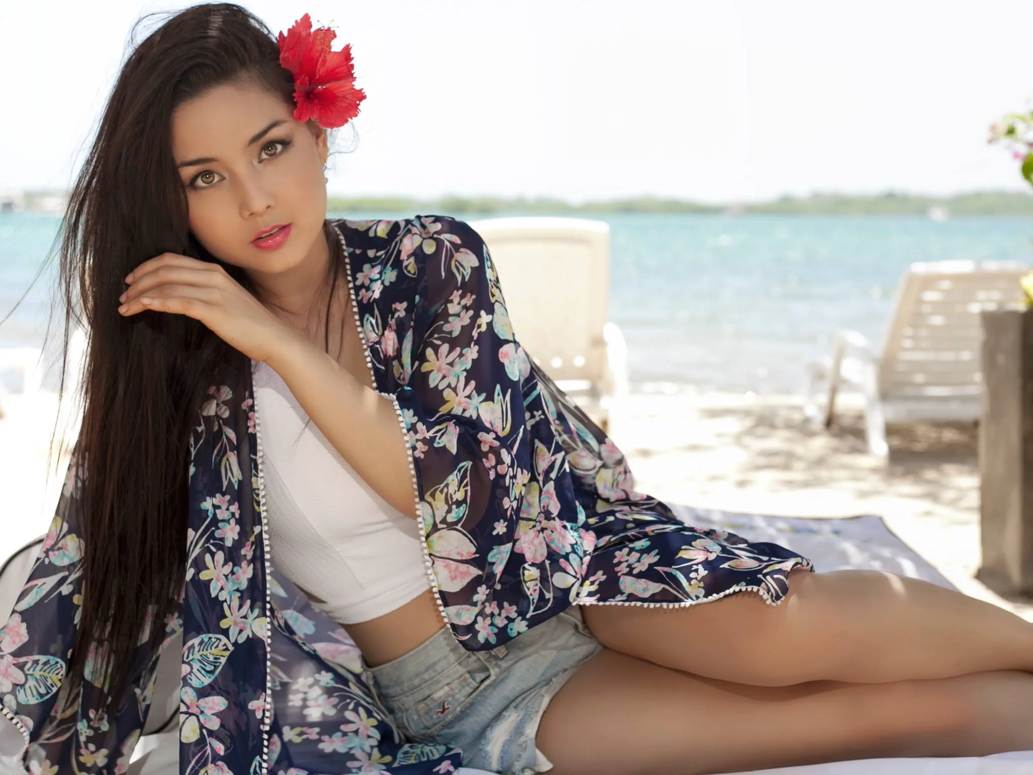 Megumi Hasebe photo 4 — Brown, Mixed-race (primarily Asian)