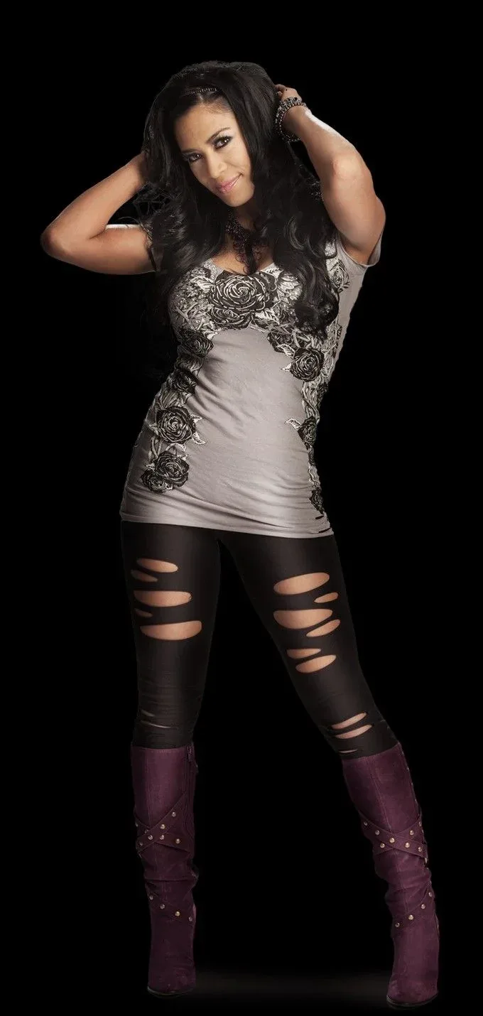 Melina Perez photo 8 — Black, Athletic