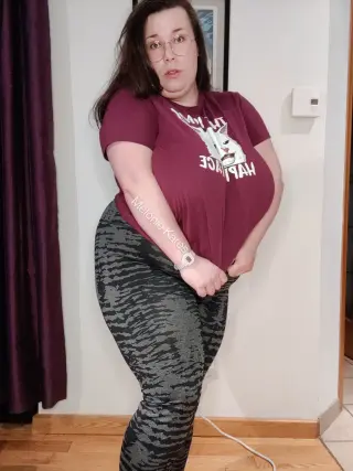 Melonie Kares photo 2 — Brown, BBW