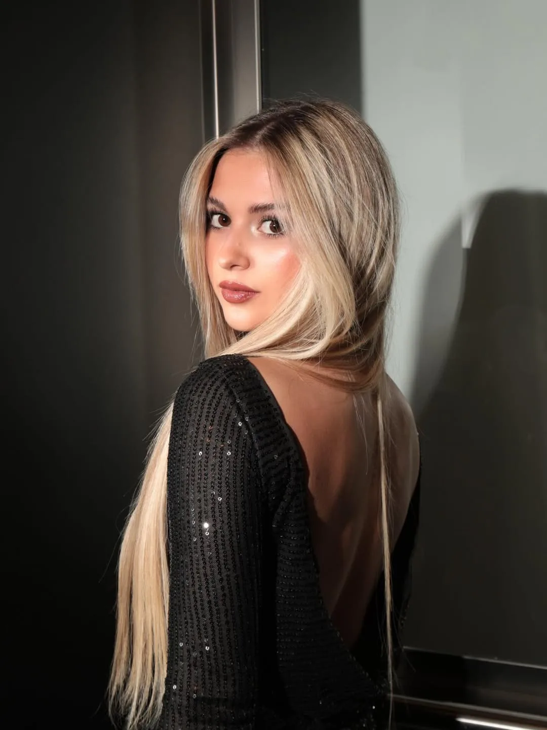 Mia Gomes photo 4 — Caucasian, Portuguese