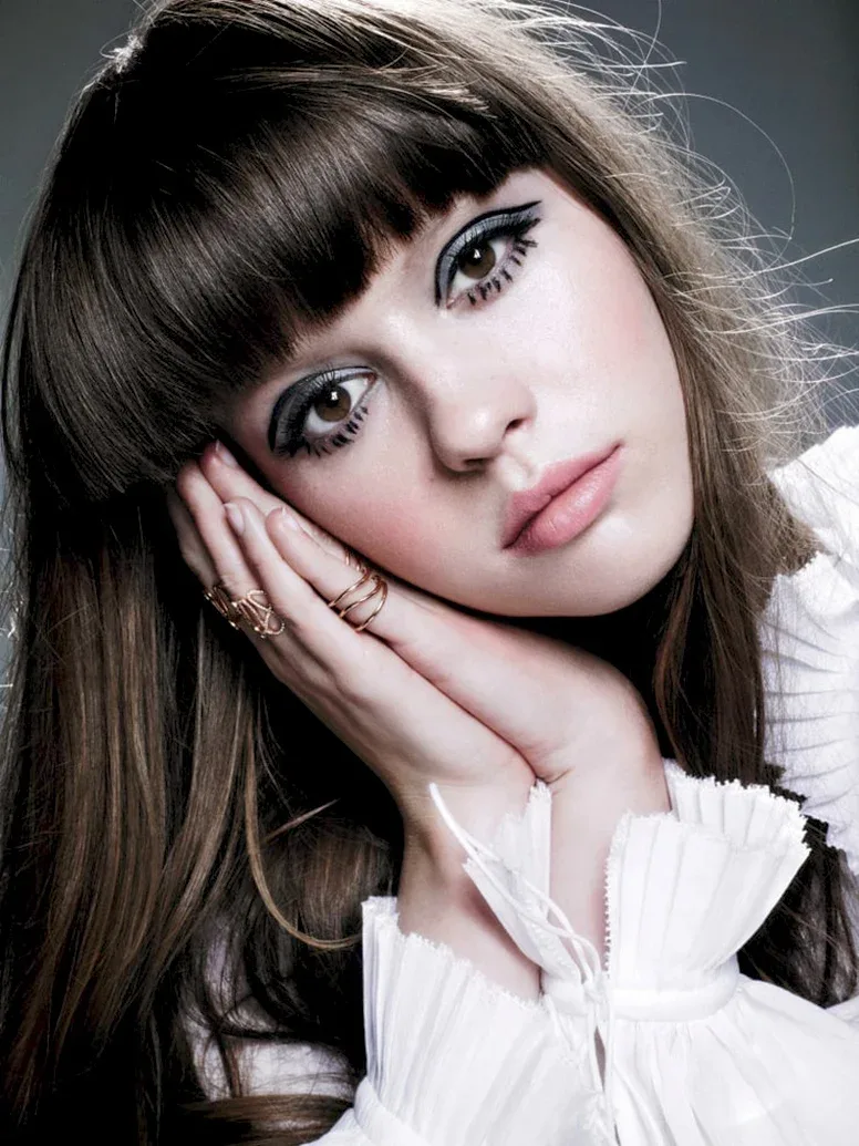 Mia Goth photo 18 — Actress, Model, Brazilian), (British), (Canadian